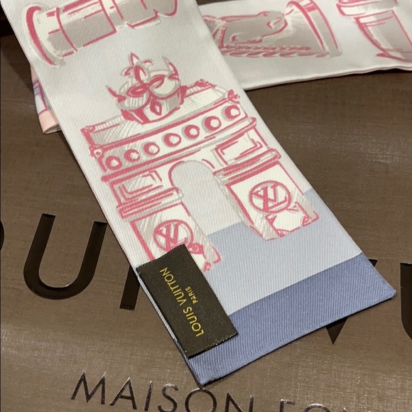 Louis Vuitton Pink-Grey Paris Chess Bandeau - Picture 4 of 7